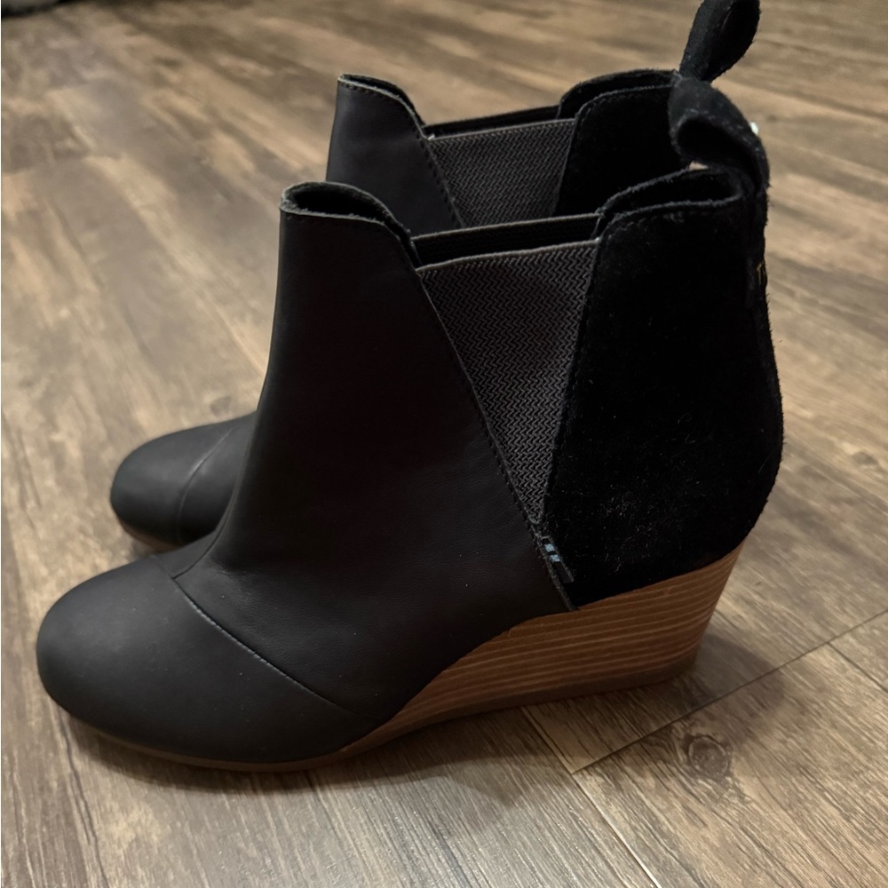 Tom’s Black Wedge Boots